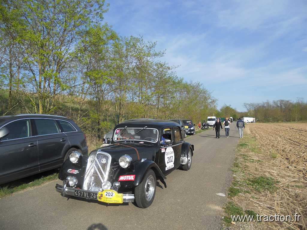 2014_Tour_Auto (24).JPG - Tour Auto 2014 Optic 2000, Anneau du Rhin, participant N° 202 PETIT/CARON FRA/FRA Citroen Traction 15-six 1950